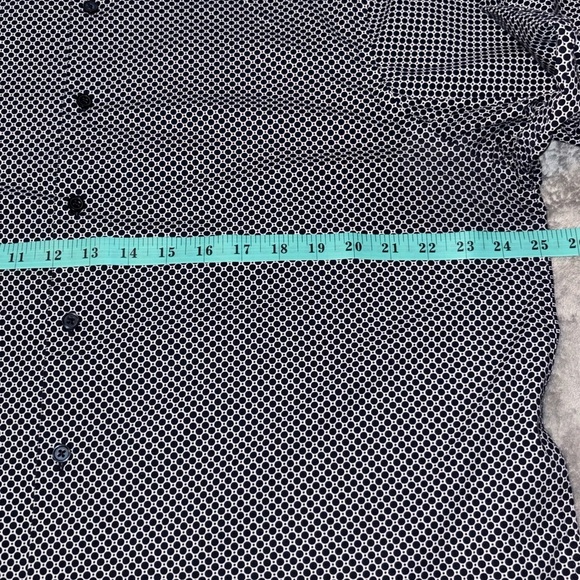 Express Black and White Geometric Shirt(0047) - Picture 3 of 10